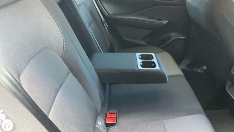 Nissan Qashqai 1.3 DiG-T MH 158 N-Connecta 5dr Xtronic Petrol Hatchback